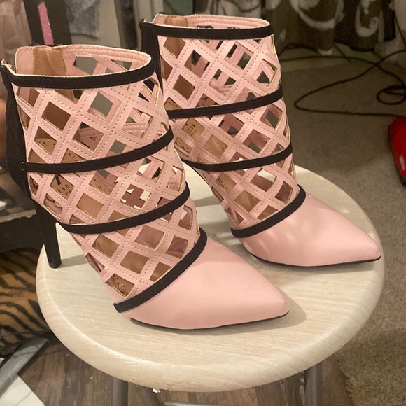 Madison Shoes - Super hot 👠